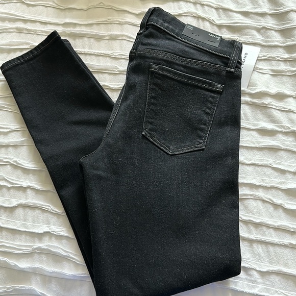 NWT J BRAND low rise crop size 27.  Color silencia. - Picture 1 of 6
